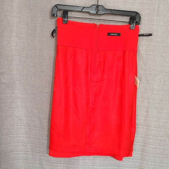 Versace Red Pencil Skirt sz Italian 40 : US 4/6 with Button Detail & Logo Lining - Picture 6 of 8